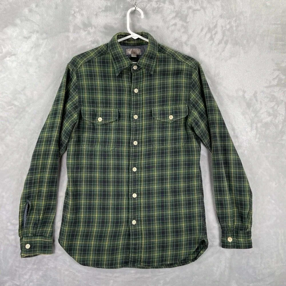 Wallace & Barnes Shirt Mens Small Flannel Button Up Green Plaid Casual Pockets
